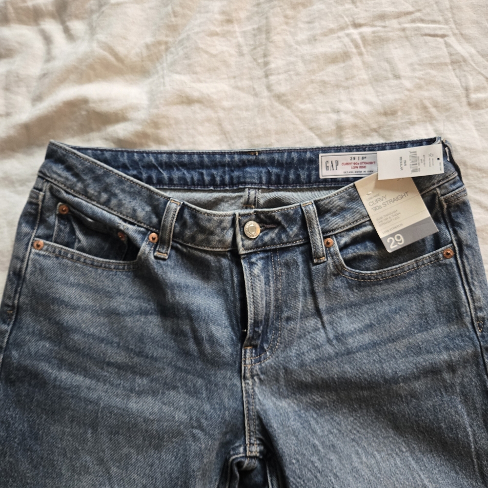 NWT GAP Women's Classic Blue Straight Leg Jeans